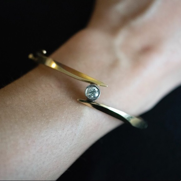 SOLD -14Kt yellow gold bangle diamond bracelet - Picture 2 of 6